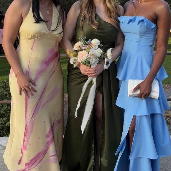 Elegant One-Shoulder Green Dress - Picture 2 of 2